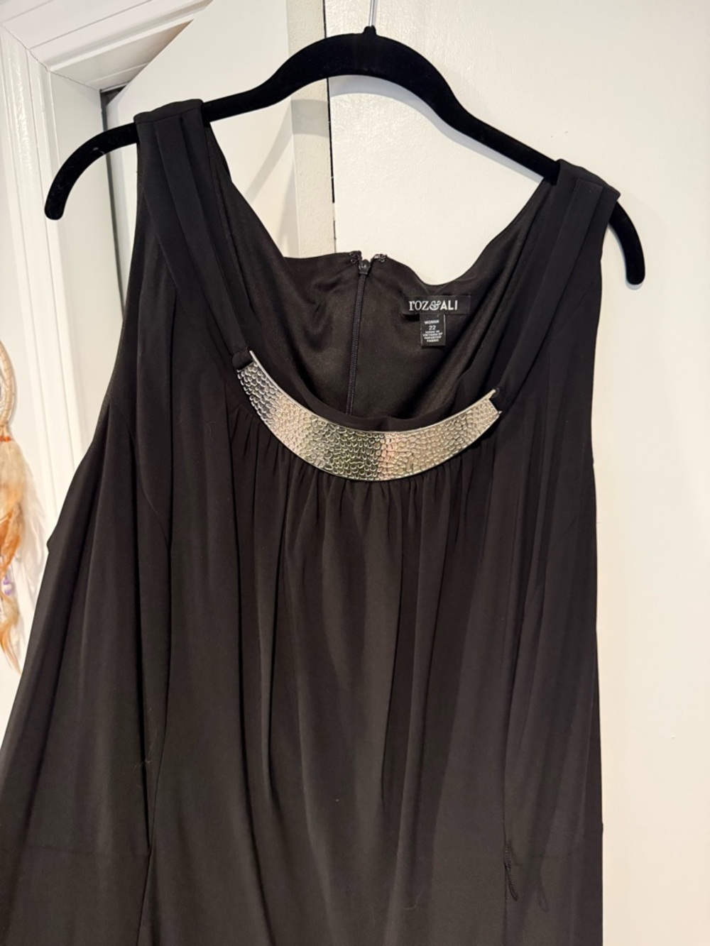 Roz & Ali Black Sleeveless Maxi with Silver Hammered Collar